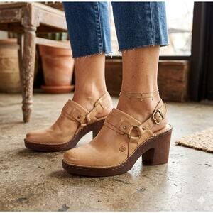 Born Hudson Clogs Size 10 Tan Leather Slingback Buckle Comfort EUC